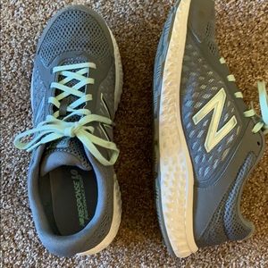Barely worn New Balance tennis shoes